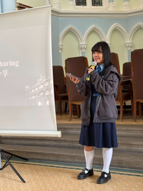 Mentee representative, Angel, expressed sincere gratitude to peer mentors for their guidance and care at the graduation ceremony.
 